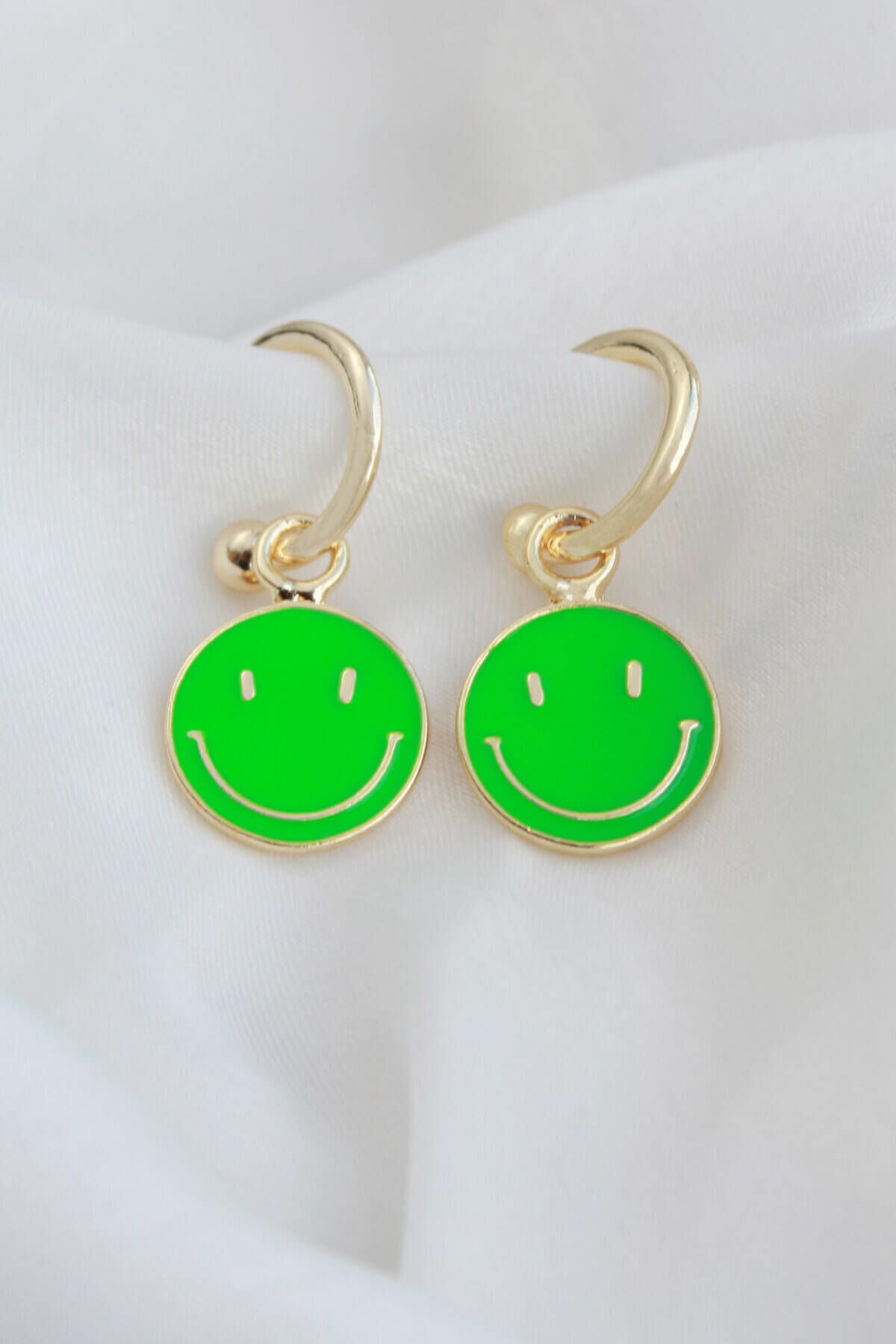 Yeşil Renk Mineli Smile Küpe
