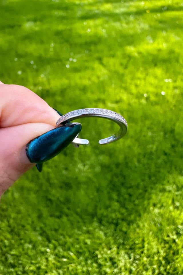 Ayarlamalı Taş Sıralı İnce Yüzük - Silver