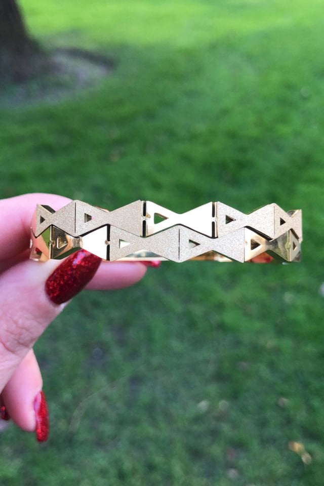 Pırıltılı Kelebek Desen Gold Çelik Kelepçe