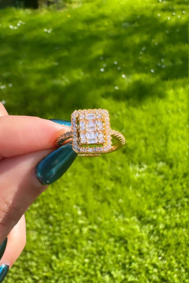 Zirkon ve Baget Taşlı Ayarlanabilir Gold Renk Marka Yüzük
