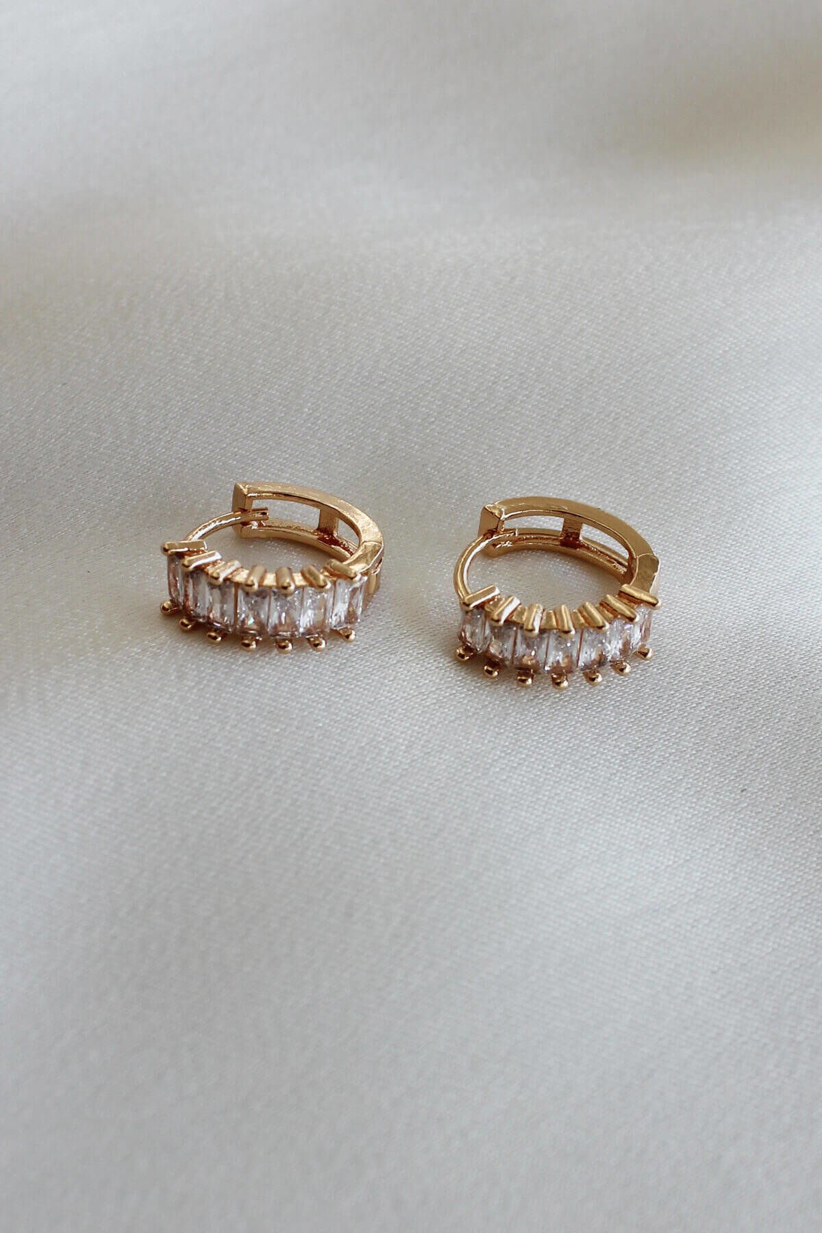 Baget Zirkon Taşlı Gold Küpe