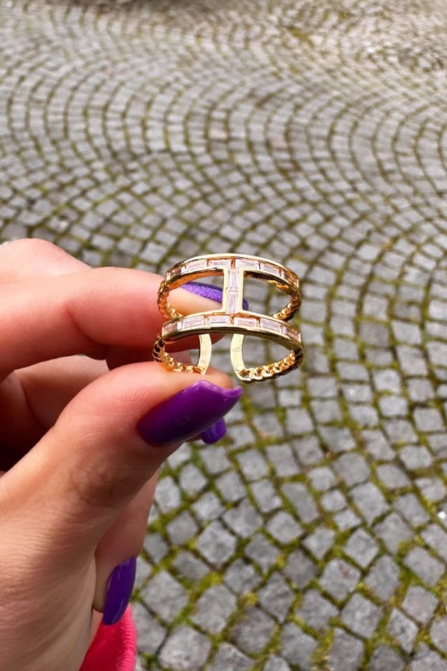 Baget Taşlı ve Zincir Detaylı Ayarlanabilir Gold Yüzük